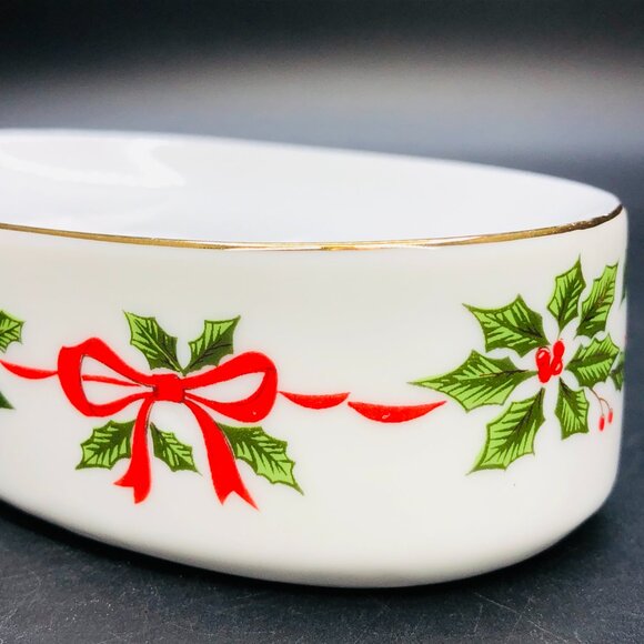 Vintage McGregor Christmas Holly Berries Porcelain Soap Dish Red Bow Gold Trim - Picture 6 of 10